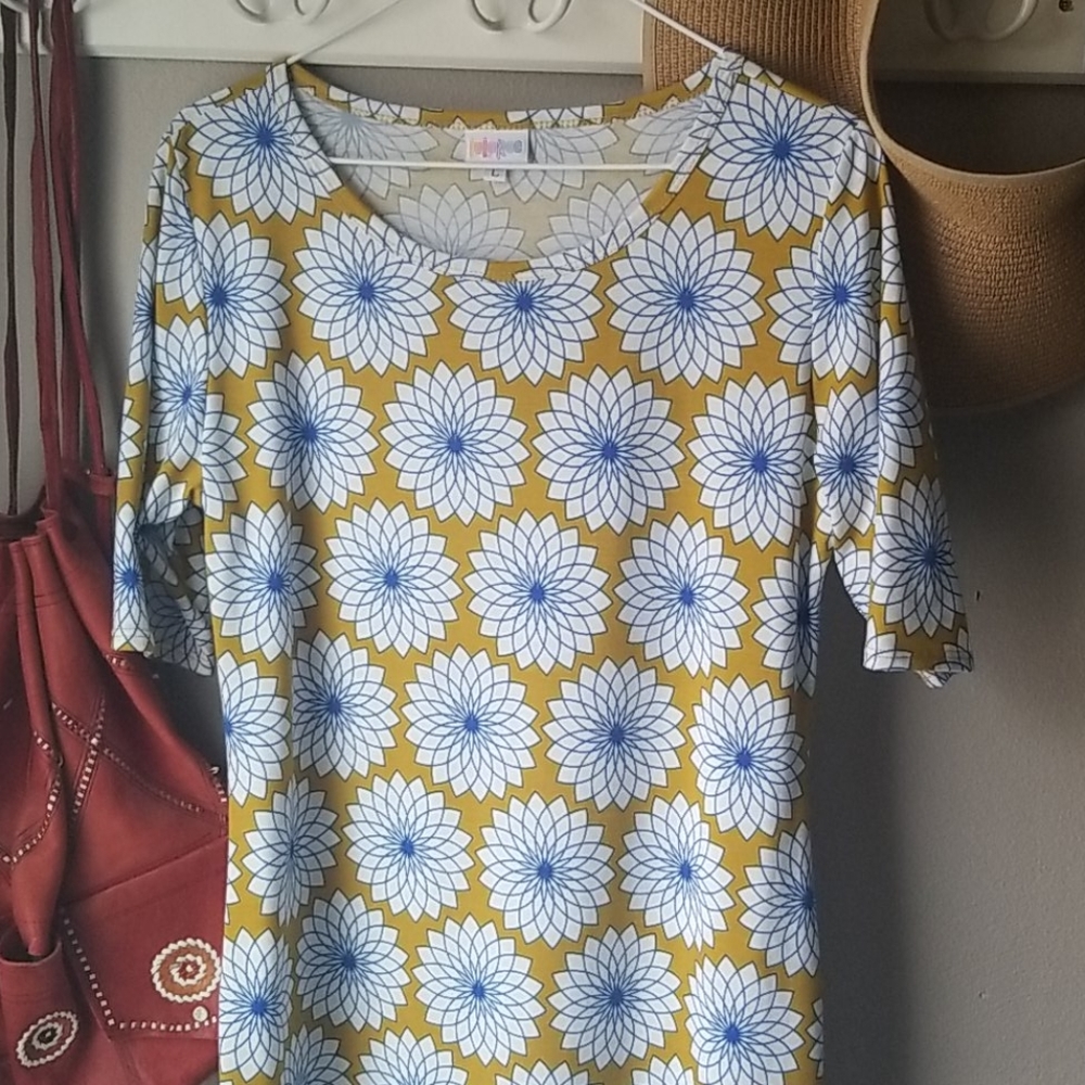 Incredibly rare Lularoe Julia
